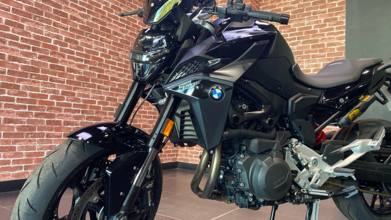BMW F900 R